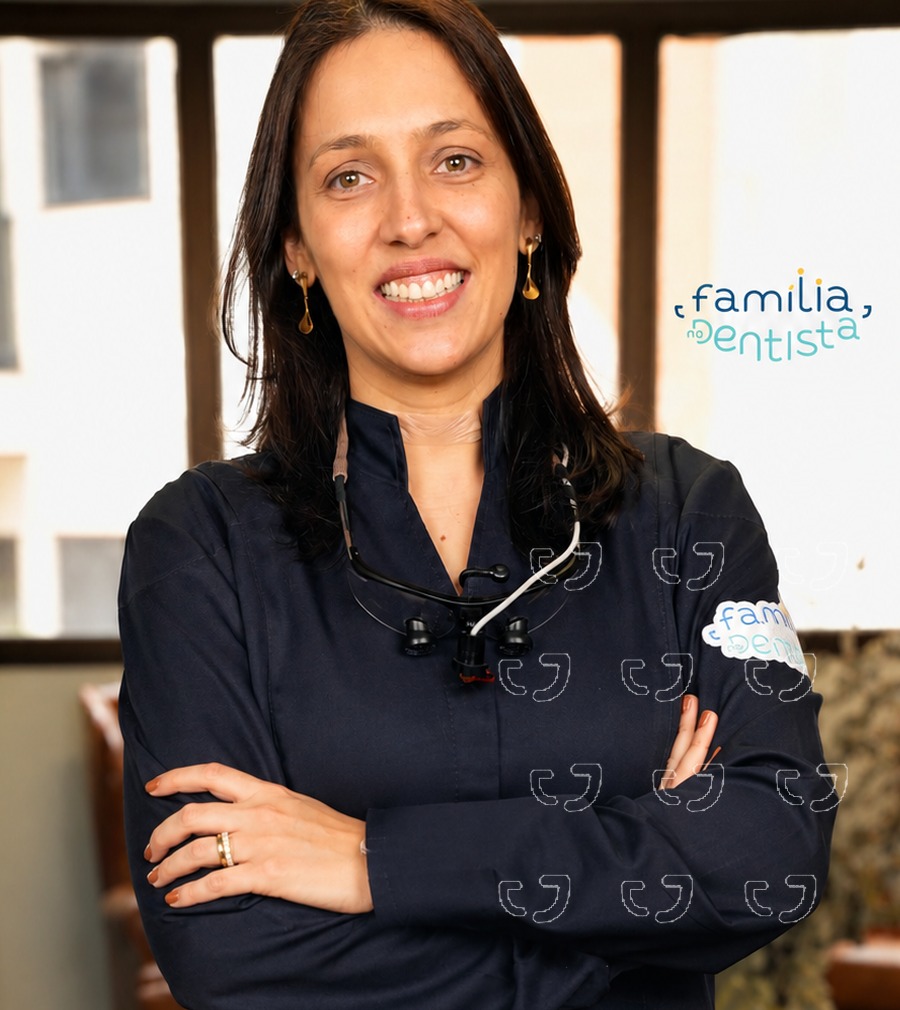 Dra. Mariana Rabelo — Periodontia e saúde gengival